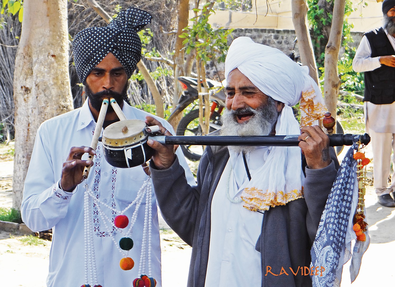 ਜੁਗਨੀ ਜਾ ਵੜੀ ਲੁਧਿਆਣੇ   